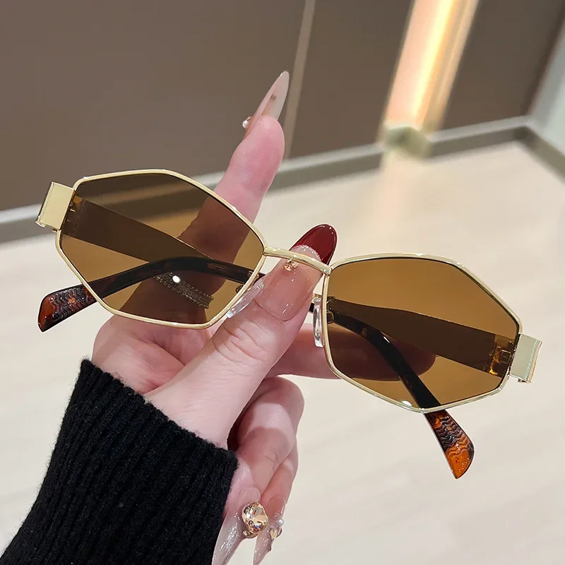 Vintage Fashion Enthusiasts - Óculos de sol femininos de design
